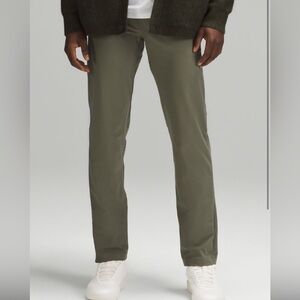 Men’s Lululemon ABC Classic-Fit Pant
37" L *Warpstreme SIZE 35x37